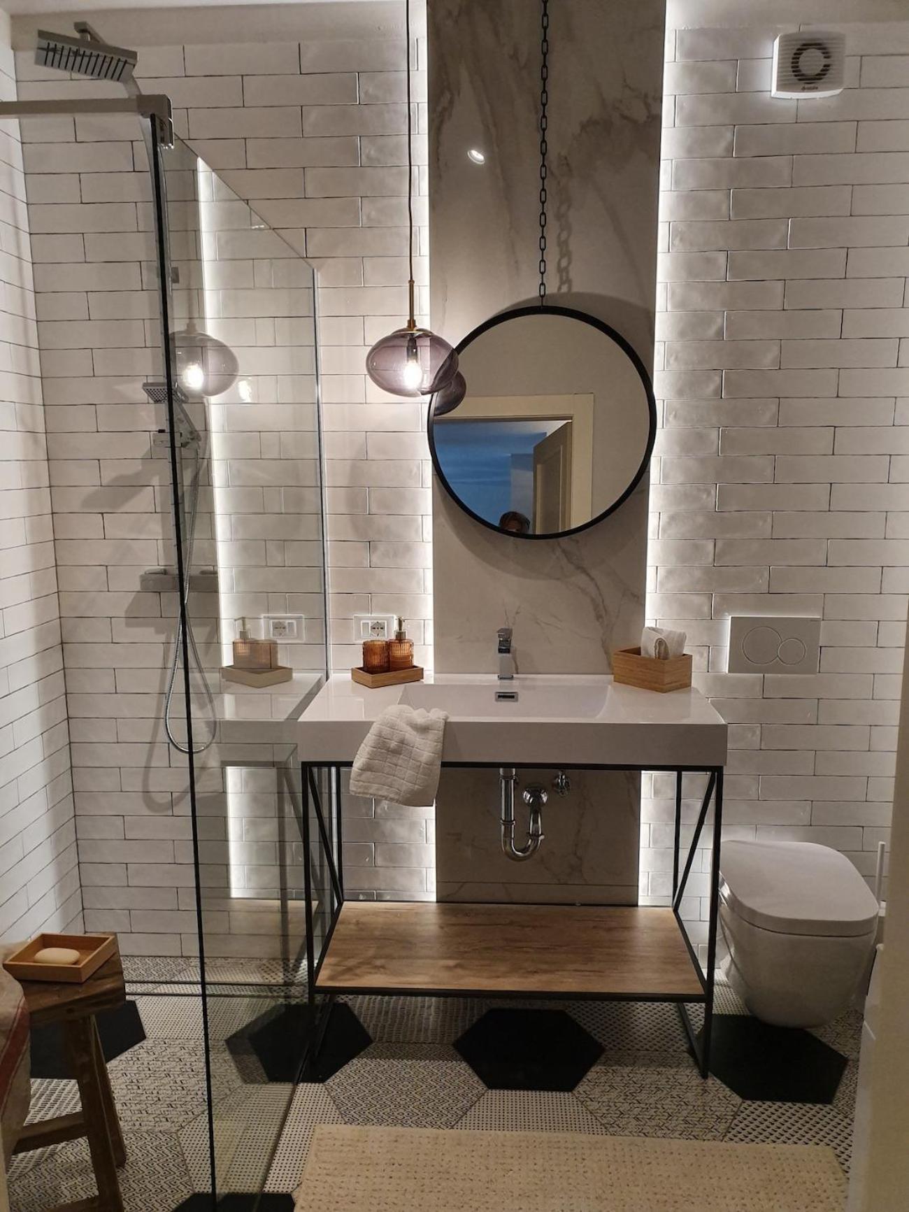 The Mirror Guesthouse - Terme Мерано Экстерьер фото